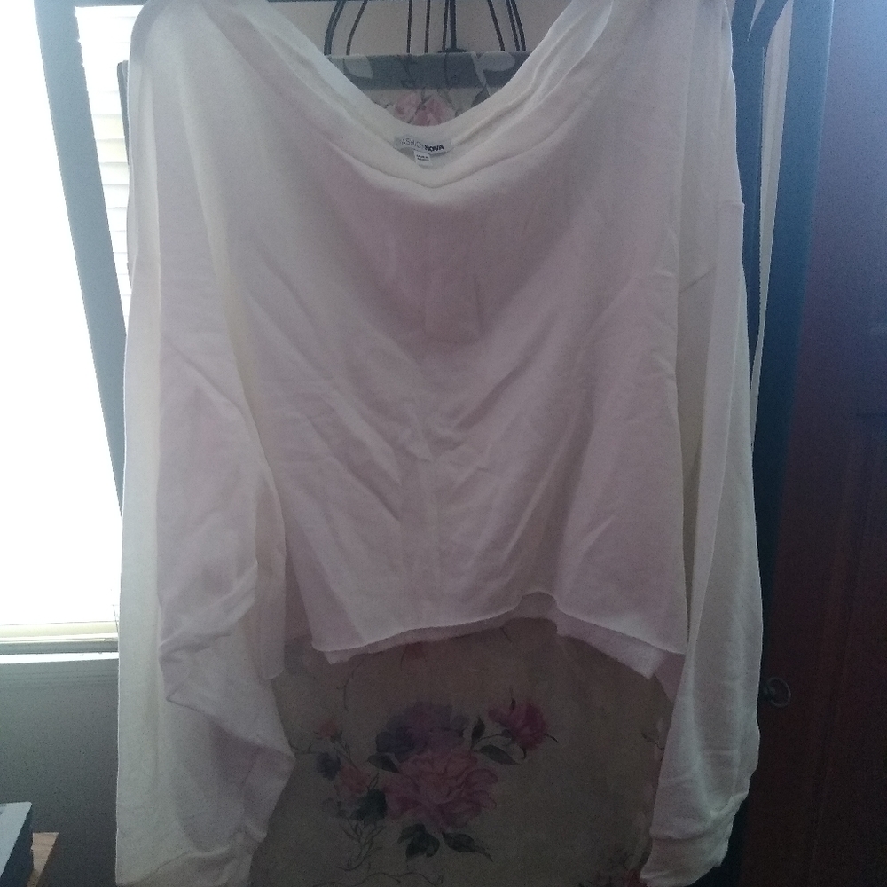 Long sleeved sweater